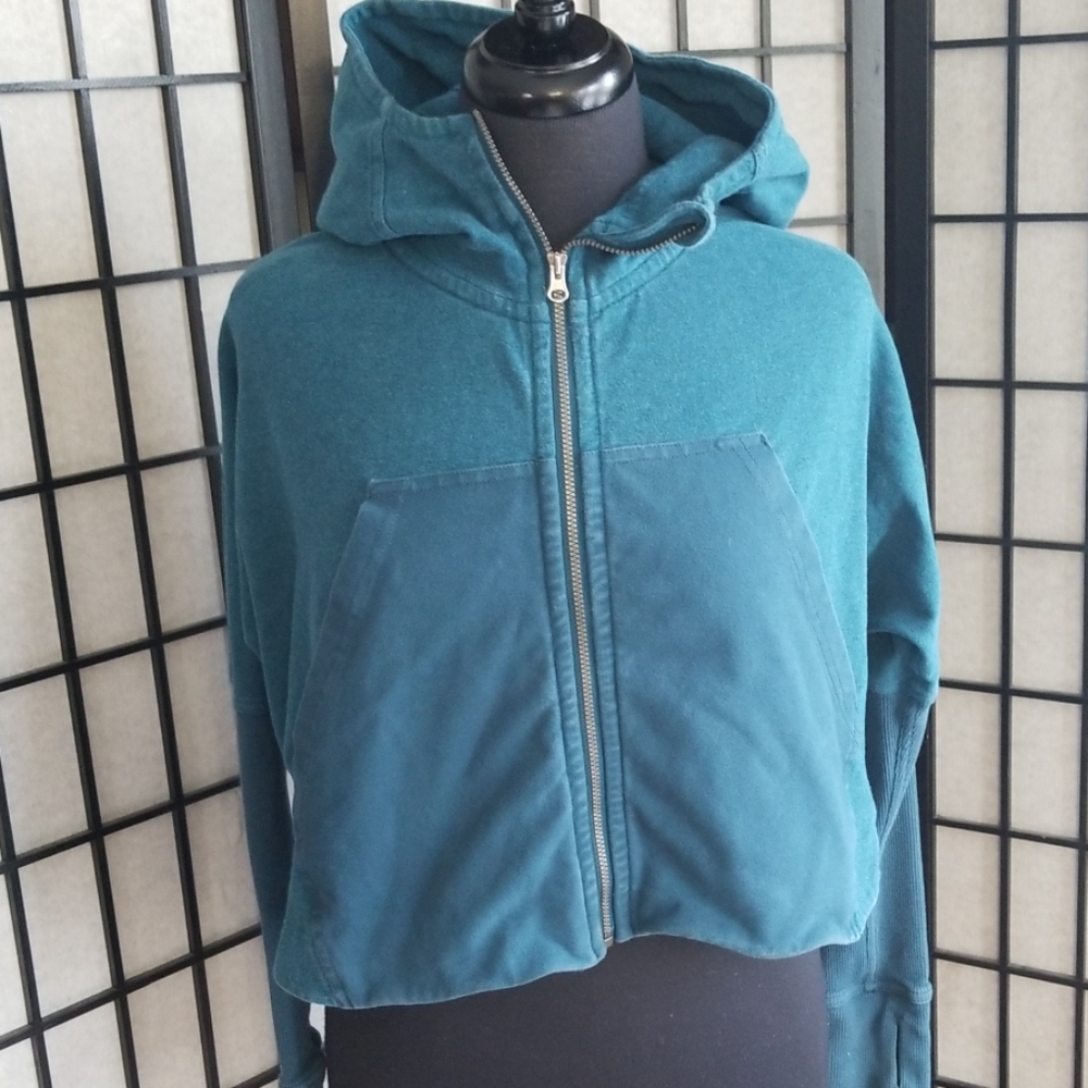 Lululemon Seva Crop Hoodie